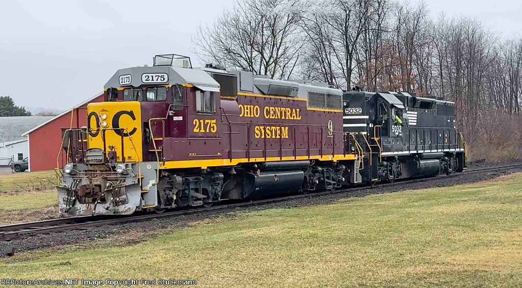 OHCR 2175 & 5032 wait for word to approach the incoming 930.